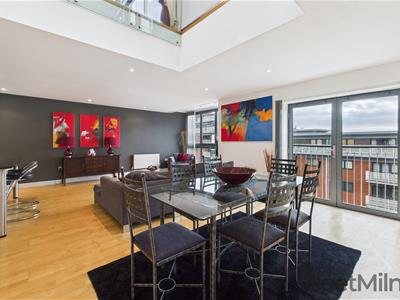 Living/dining area